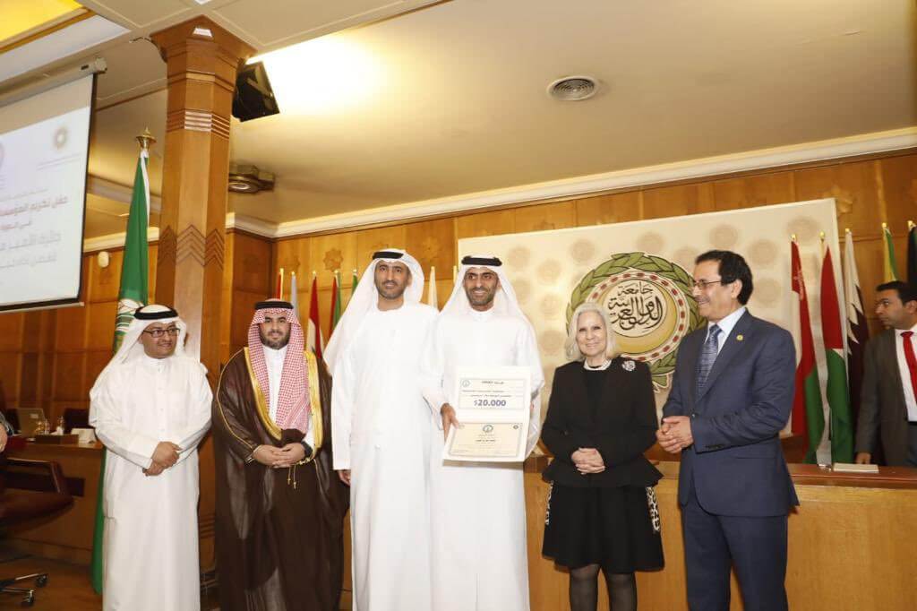 أخبار جمعية الشارقة الخيرية وتسلمها جائزة المركز الأول لأفضل أداء خيري في الوطن
العربي